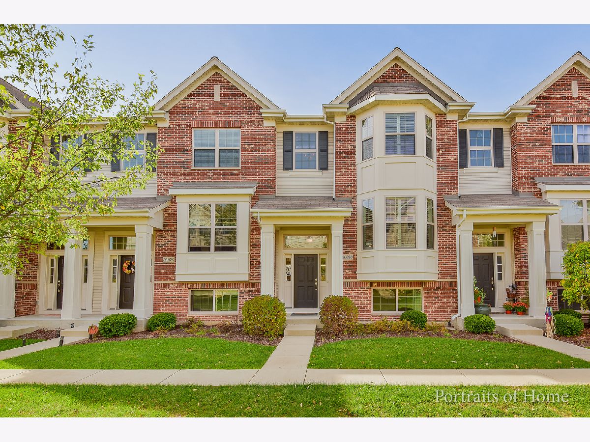 Townhomes Rented Shelburne Crossing Winfield Illinois, 0N080 Vermont