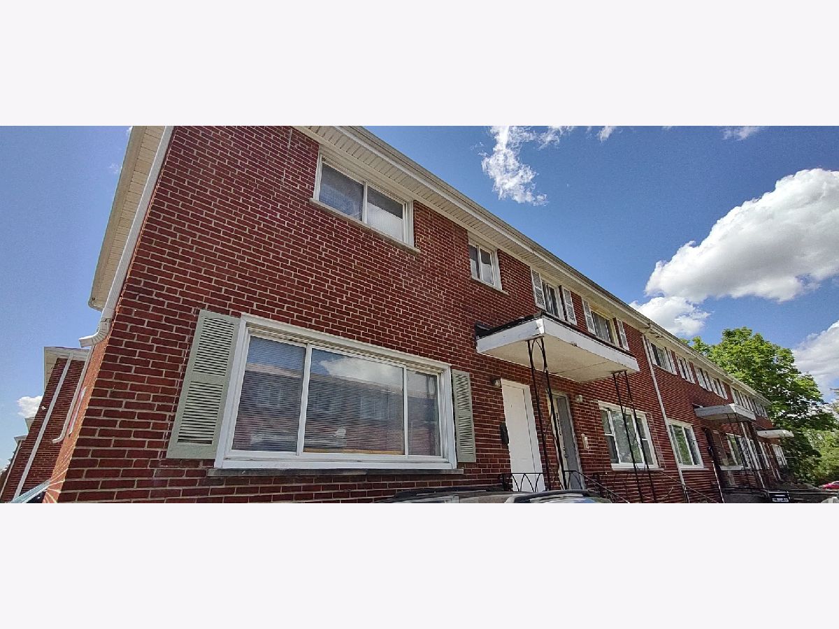Rented Villa Park Illinois, 901 North