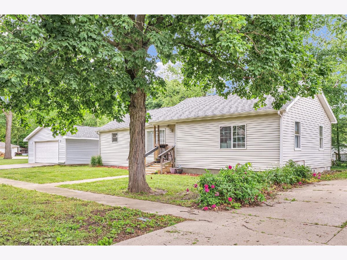  Sold Farmer City Illinois, 318 Market