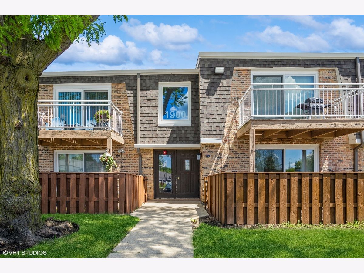 Condominiums Sold Kings Walk Rolling Meadows Illinois, 1900 Plum Grove