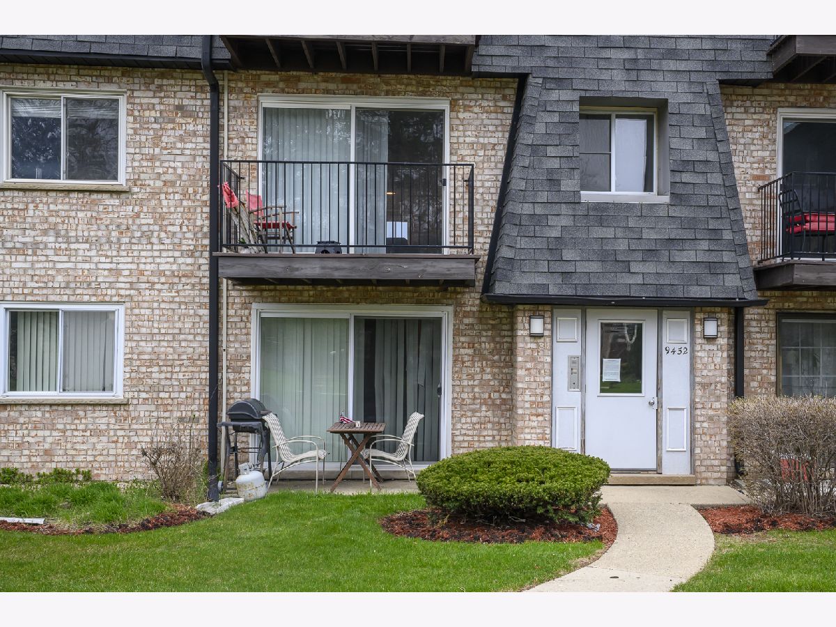 Condominiums Sold Bay Colony Des Plaines Illinois, 9452 Bay Colony