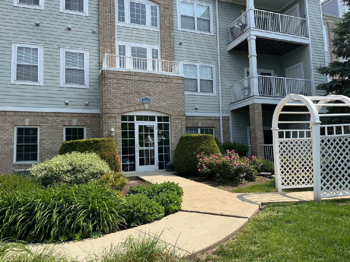 Condominiums Sold Lakeview Place Addison Illinois, 1283 Lake