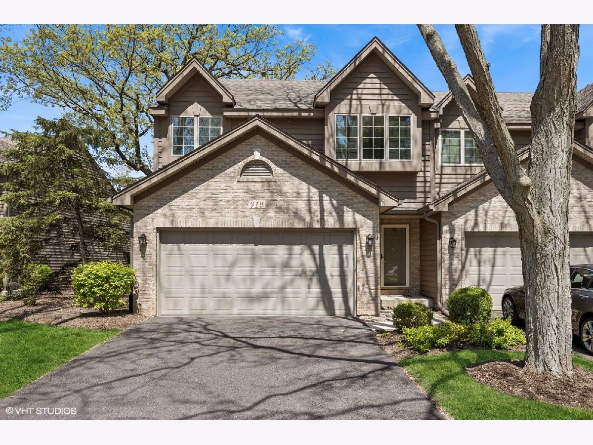 Townhomes Sold Millcreek Elgin Illinois, 919 Millcreek