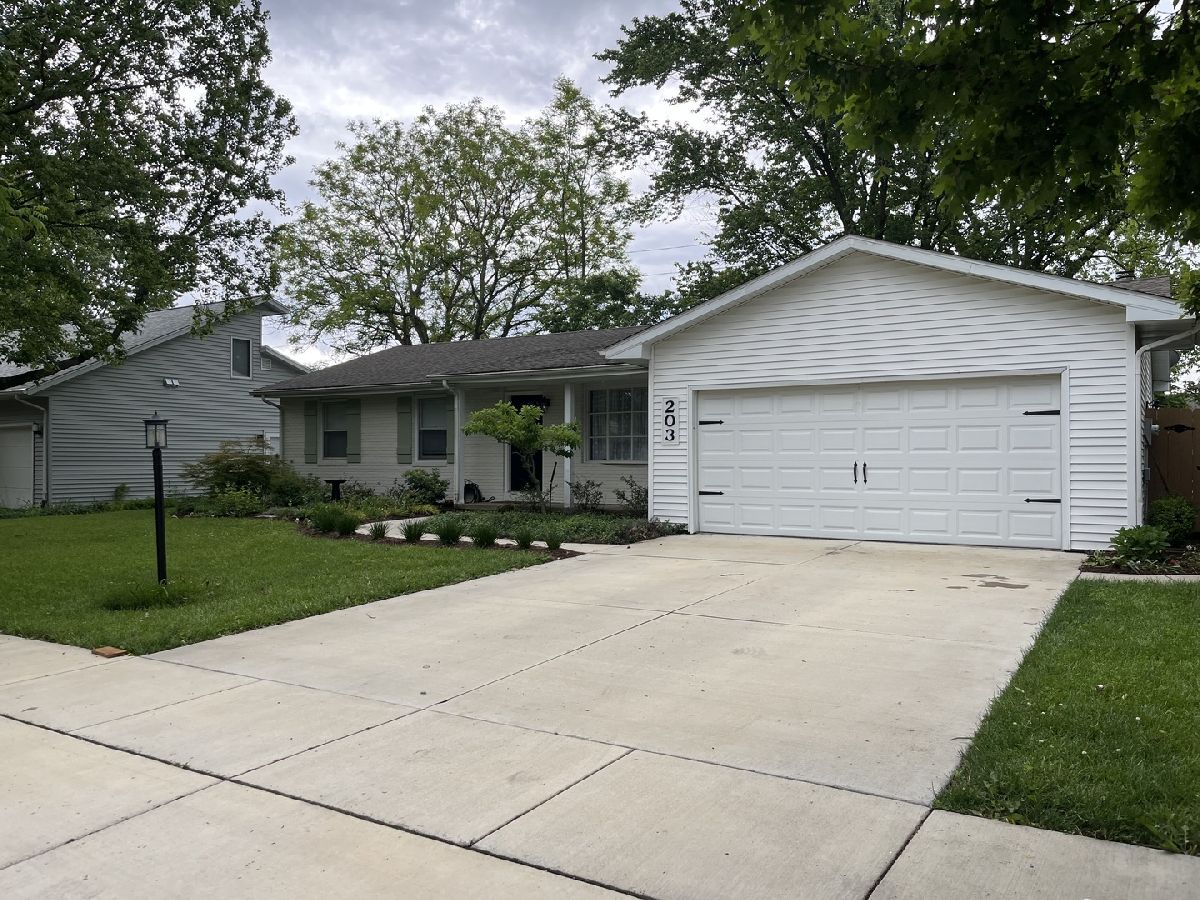 Homes & Condos & Townhomes Sold University Downs Urbana Illinois, 203 Willard