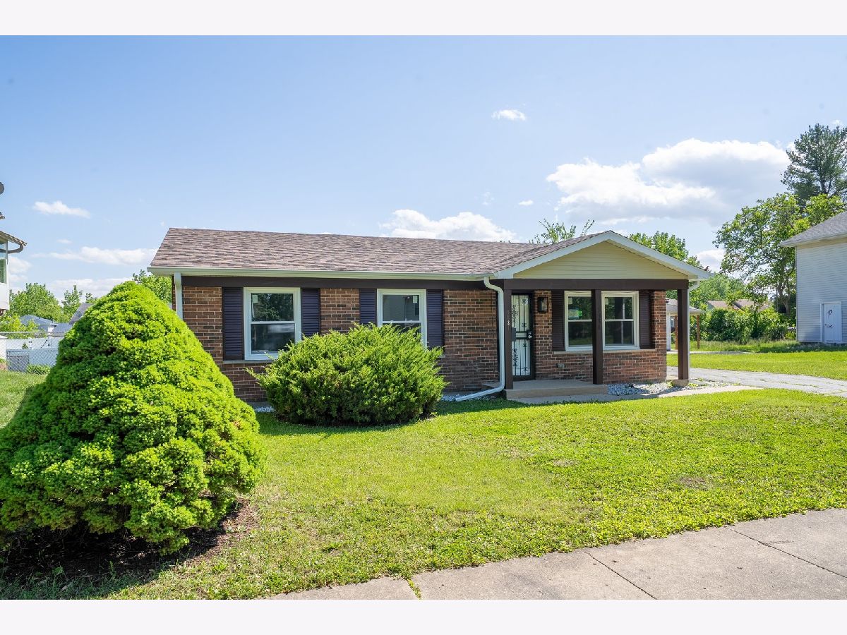 Homes & Condos & Townhomes Sold Woodgate Matteson Illinois, 5831 Allemong