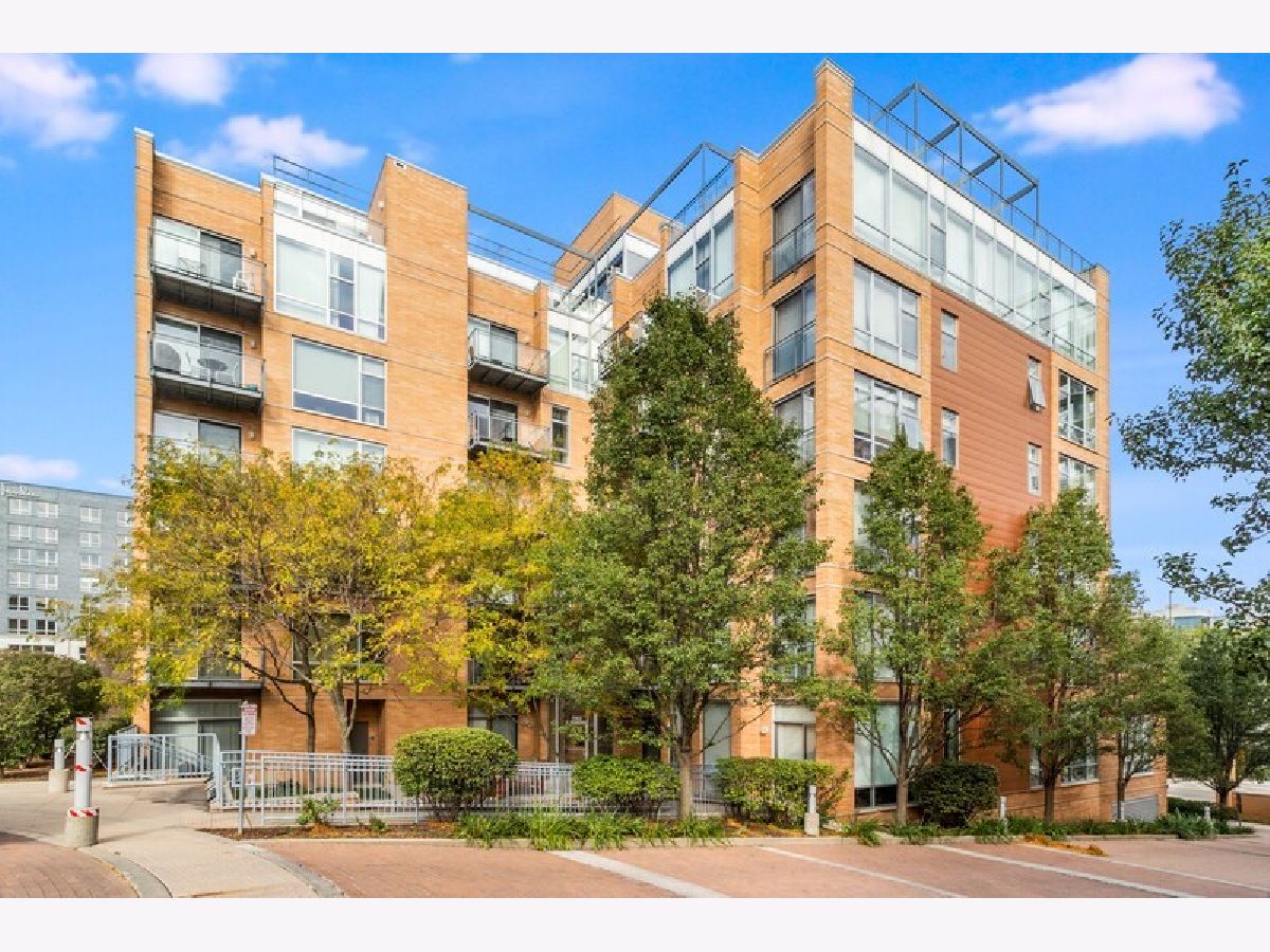 Condominiums Rented Sienna Evanston Illinois, 1740 Oak