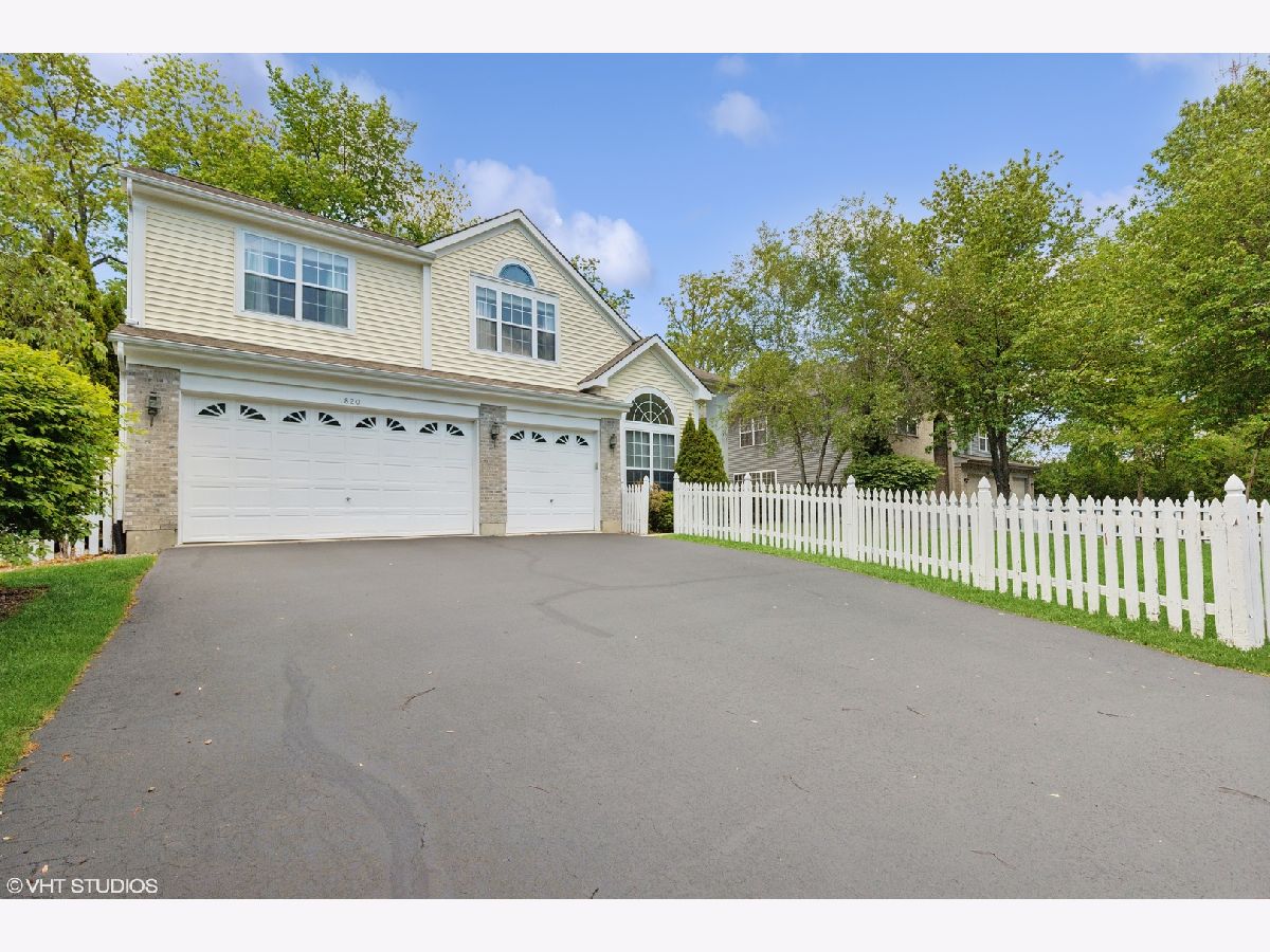  Sold Libertyville Illinois, 1820 Falcon