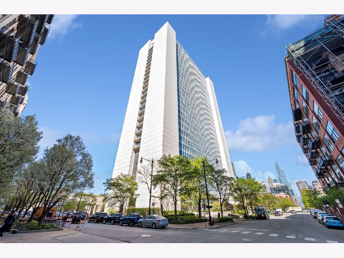 Condominiums For Sale Montgomery Chicago Illinois, 500 Superior Street