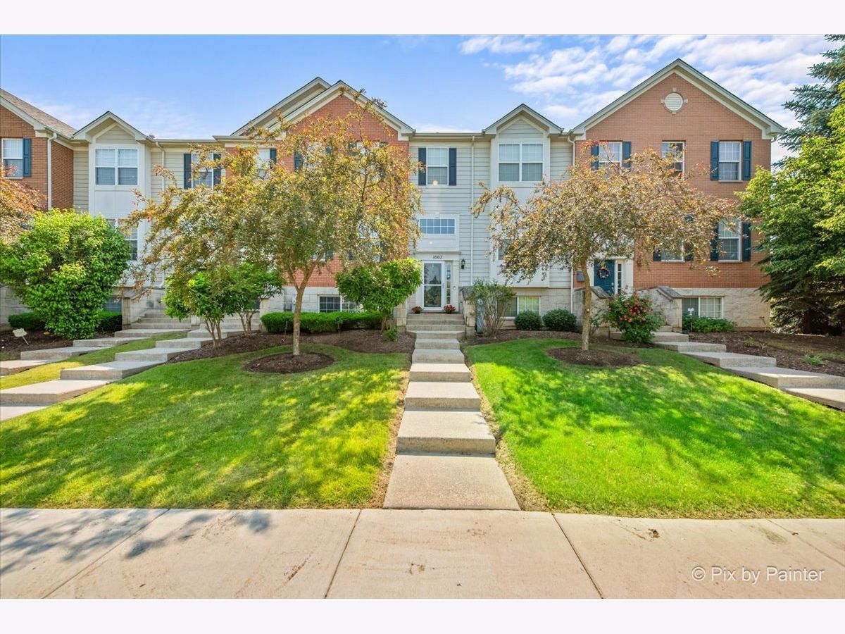 Homes & Townhomes Sold Cedar Grove Elgin Illinois, 1007 Alberta