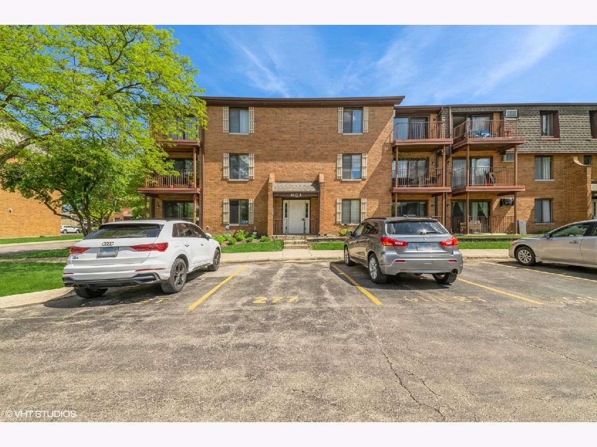 Condominiums Sold Briar Hill Addison Illinois, 661 Briar Hill