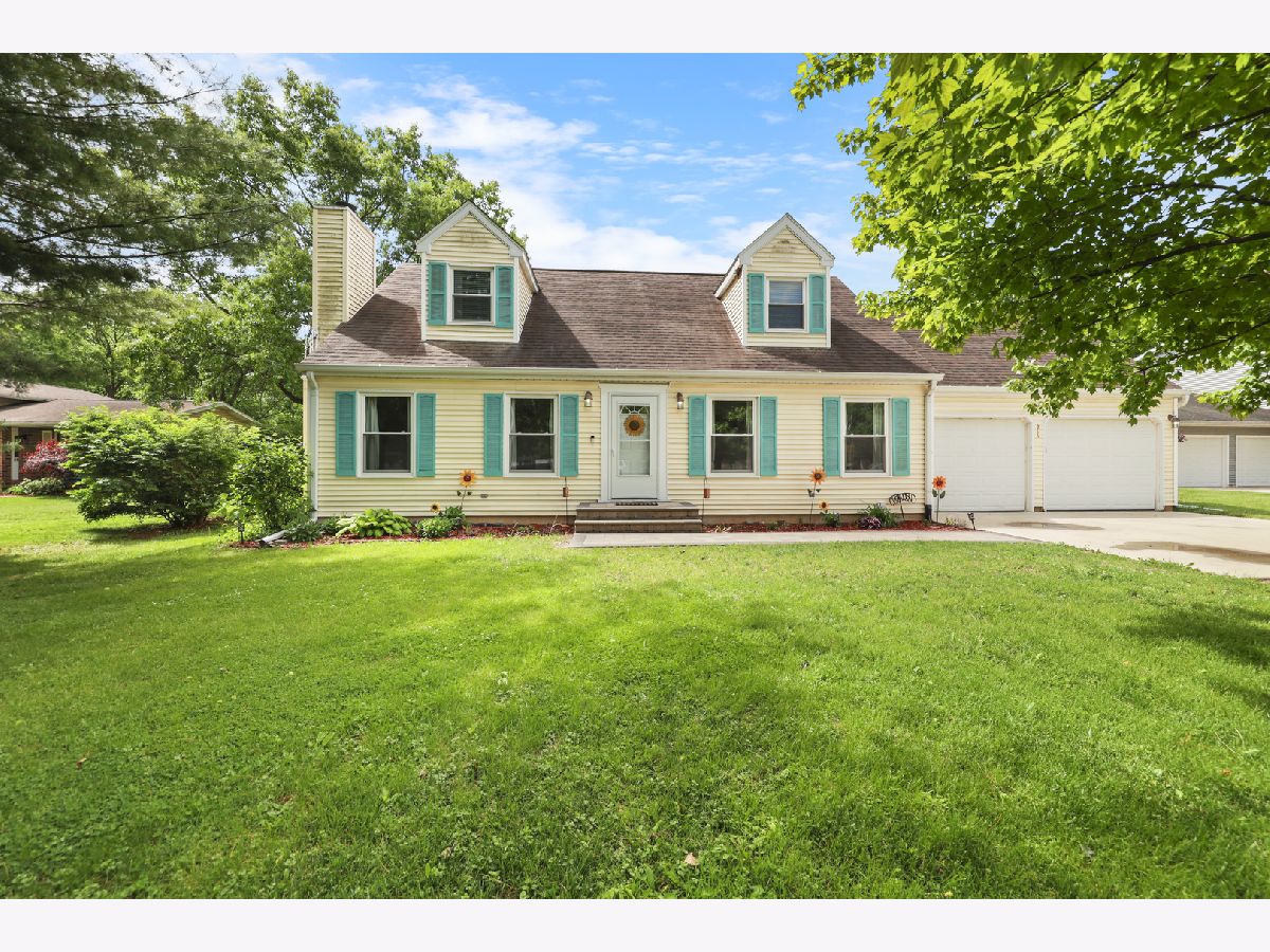  Sold Seneca Illinois, 214 Christy