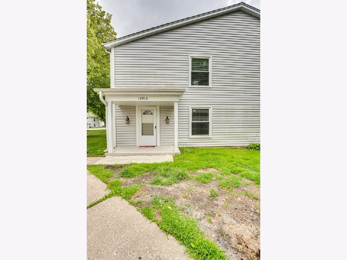  Rented Aurora Illinois, 1395 Glen