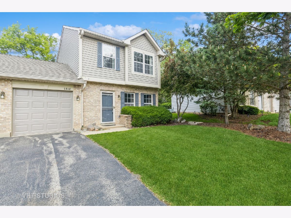 Condos & Townhomes Sold Fairfield Village Round Lake Beach Illinois, 1418 Split Oak