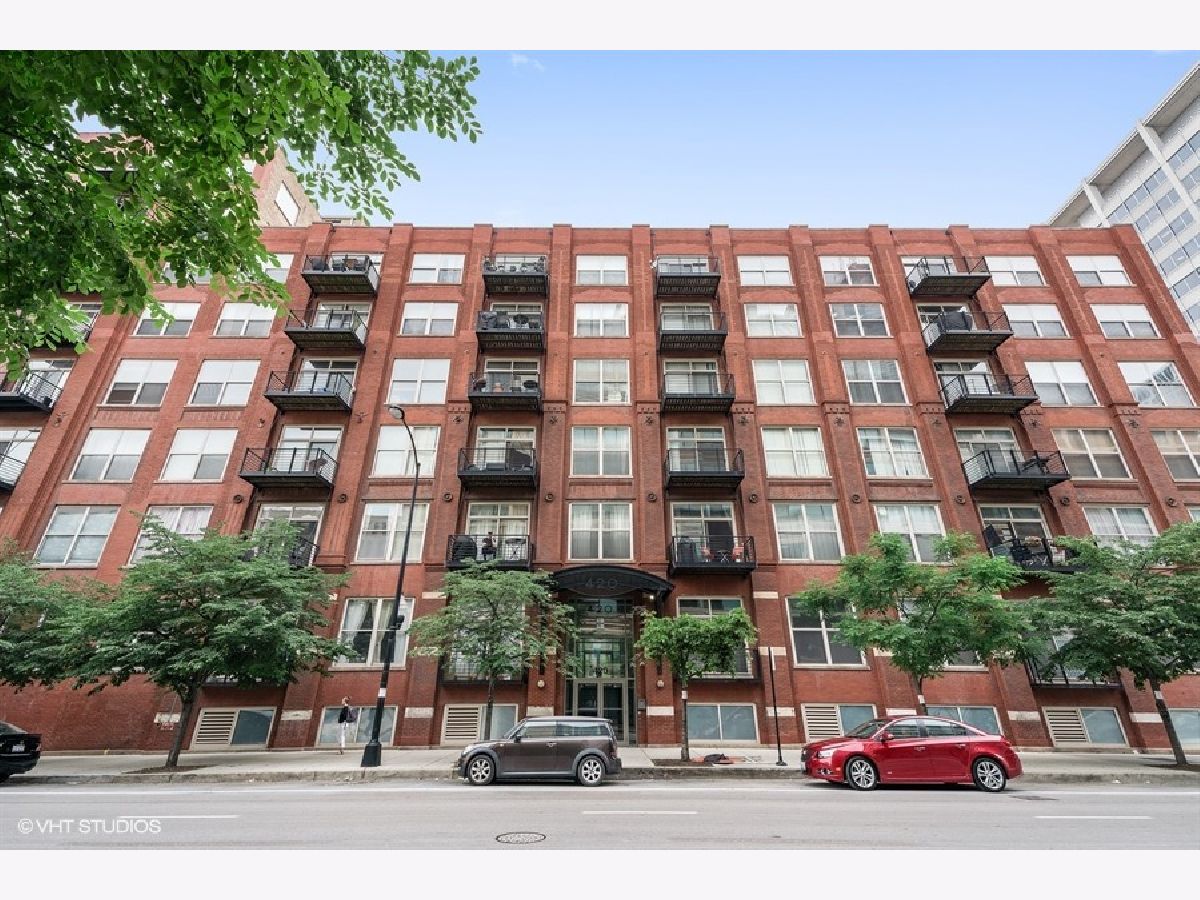 Condominiums Rented Gotham Lofts Chicago Illinois, 420 Clinton