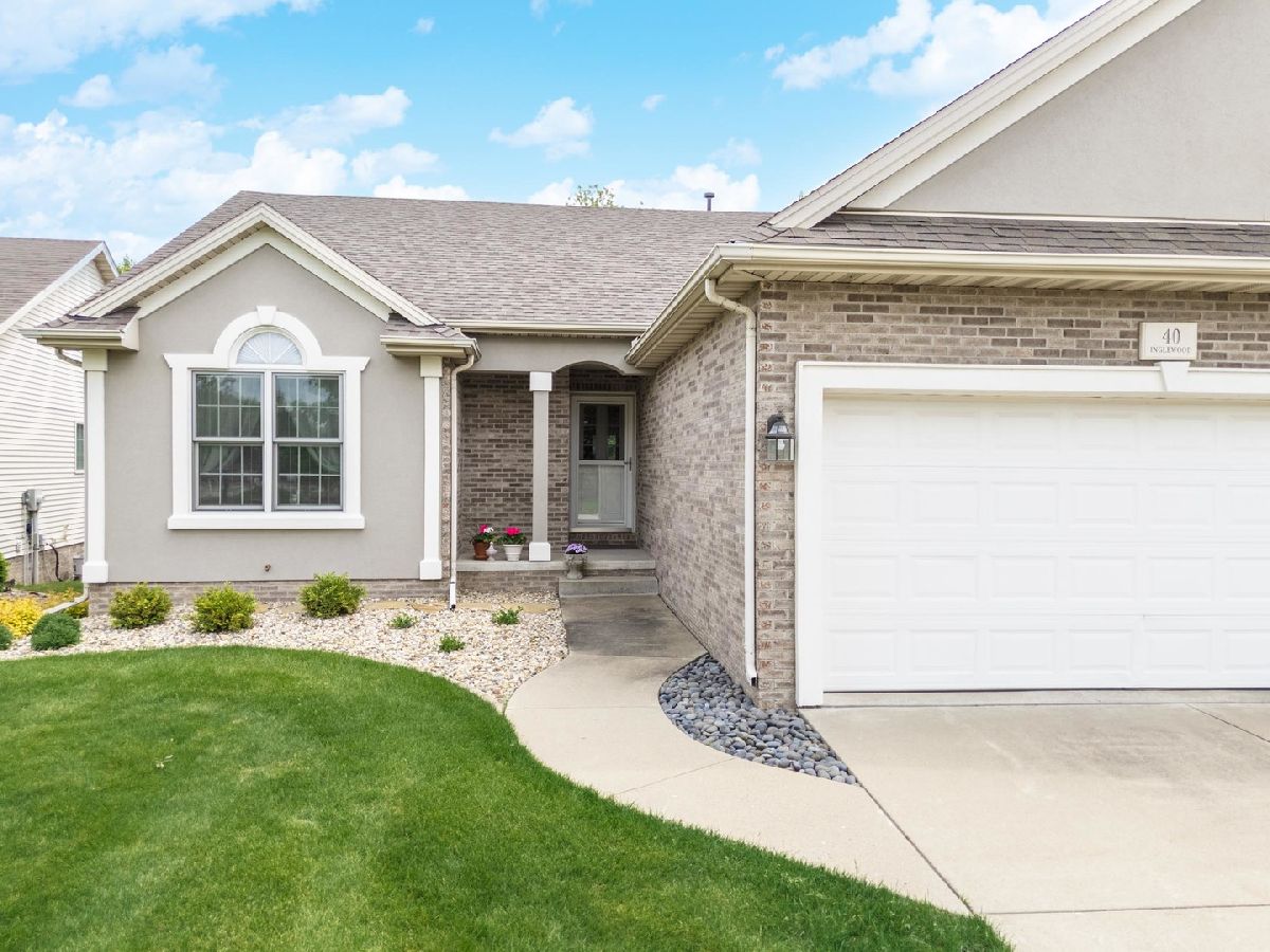 Homes & Condos & Townhomes Sold Hawthorne Ii Bloomington Illinois, 40 Inglewood
