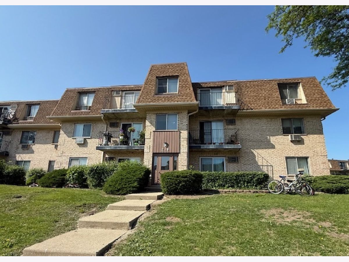  Sold Glendale Heights Illinois, 216 Shorewood