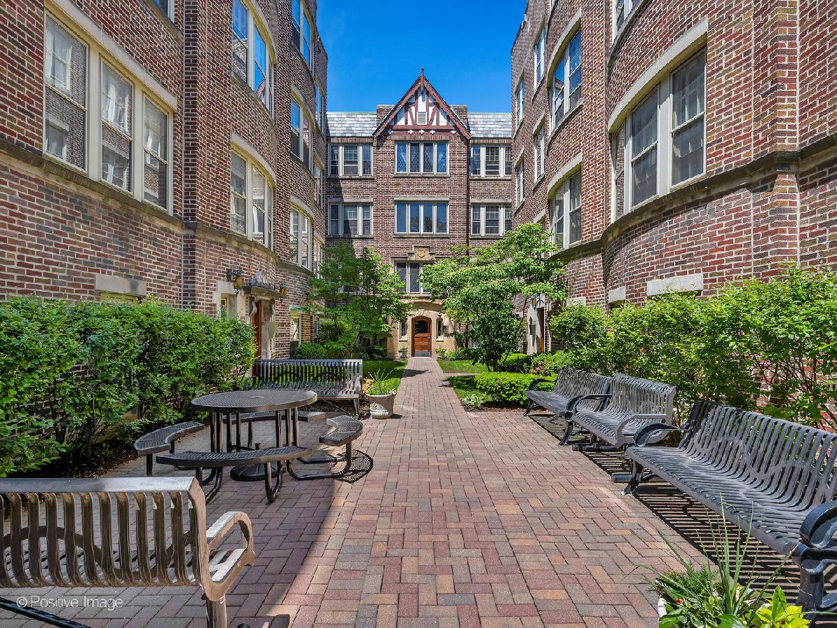 Condominiums Sold Lions Gate Condominiums Oak Park Illinois, 1128 Washington