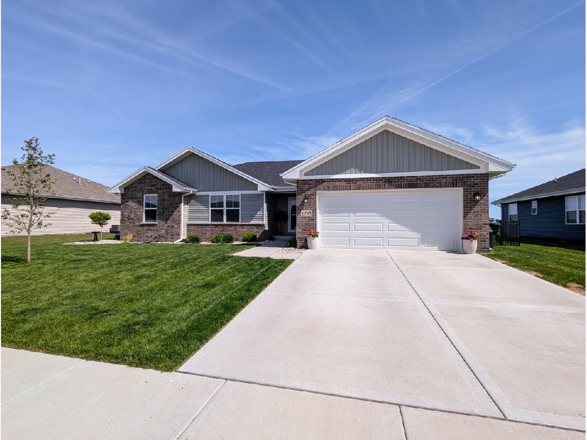  Sold Manteno Illinois, 1785 Condor