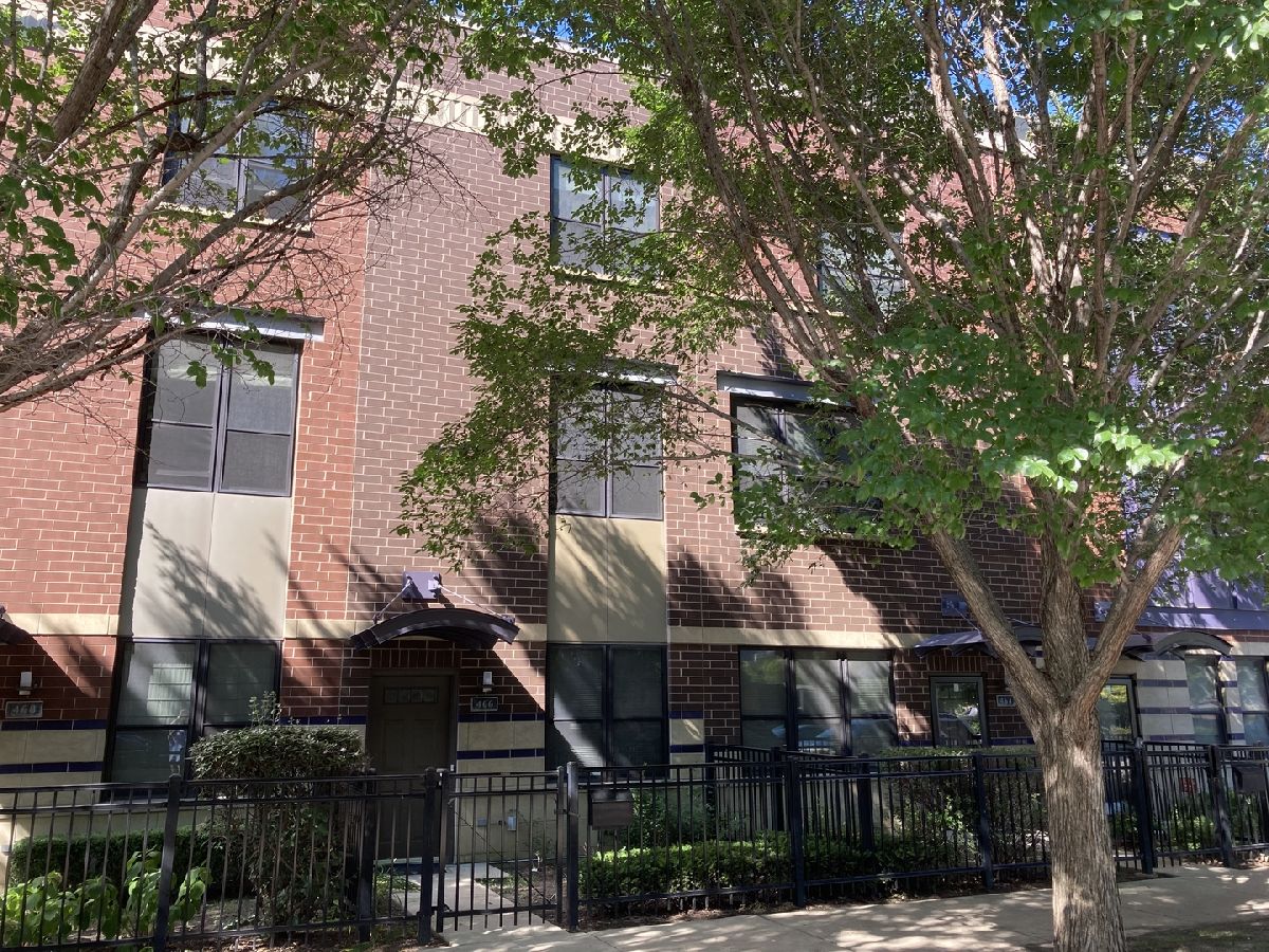 Condominiums & Homes Rented Old Town Chicago Illinois, 466 Elm