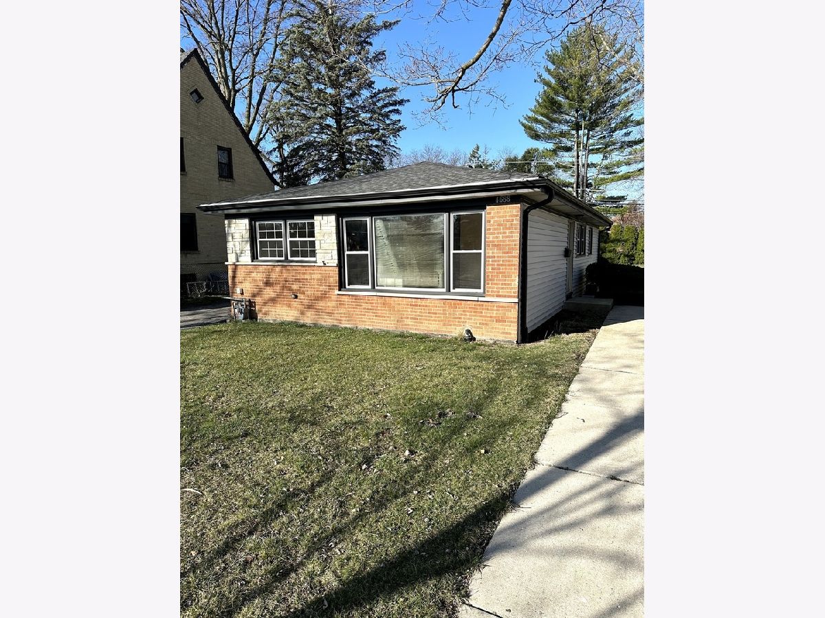  Rented Des Plaines Illinois, 1688 Locust
