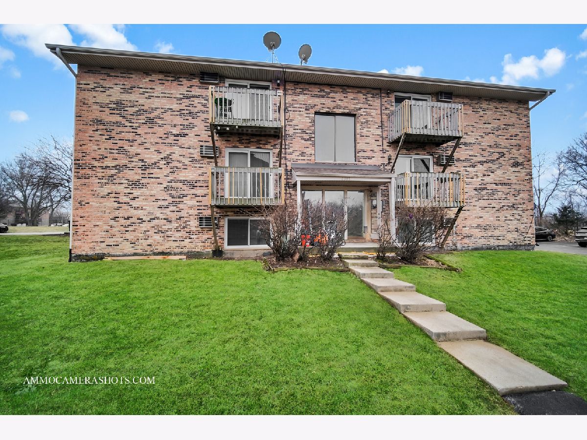  Rented Darien Illinois, 8306 Woodland