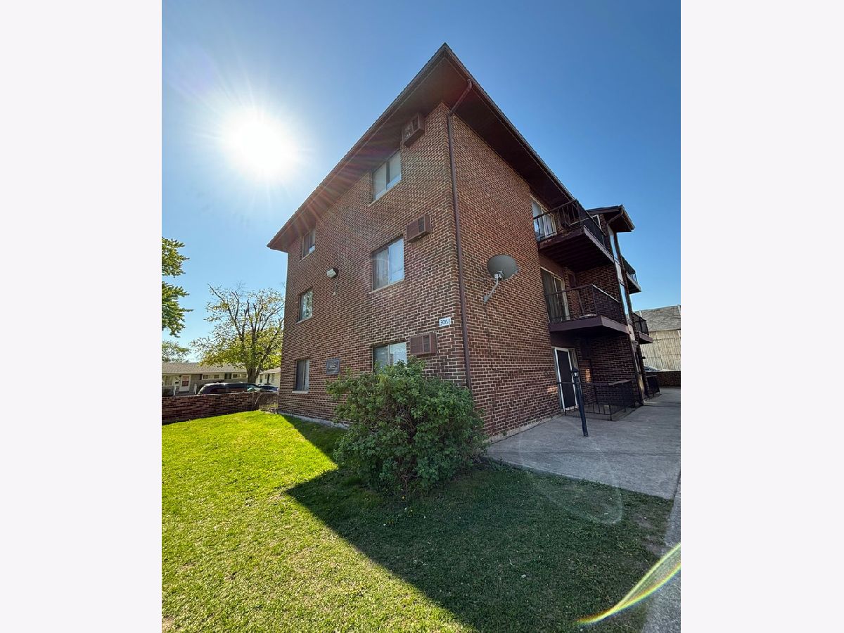 Rented Lansing Illinois, 3068 Bernice