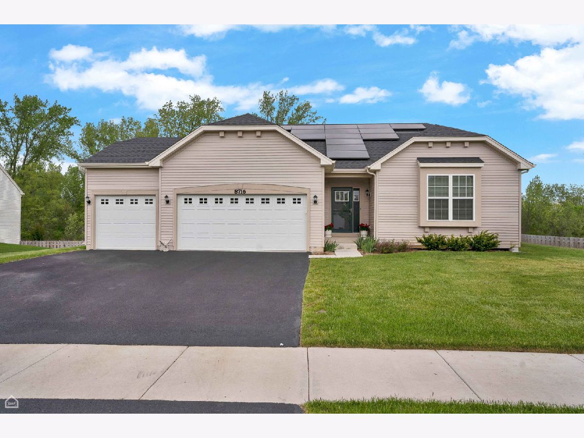 Townhomes & Homes Sold Meadows Of West Bay Wonder Lake Illinois, 8716 Pebble Creek