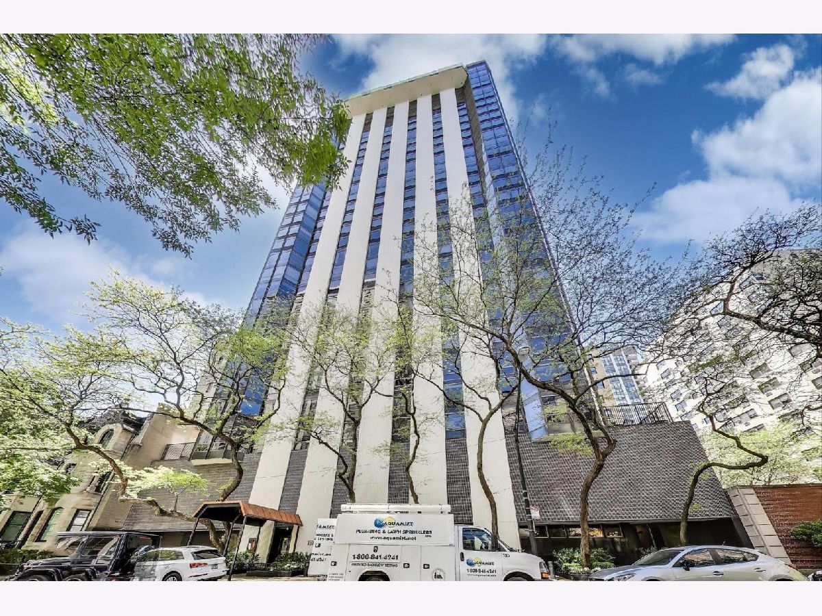  For Sale Chicago Illinois, 1310 Ritchie Court