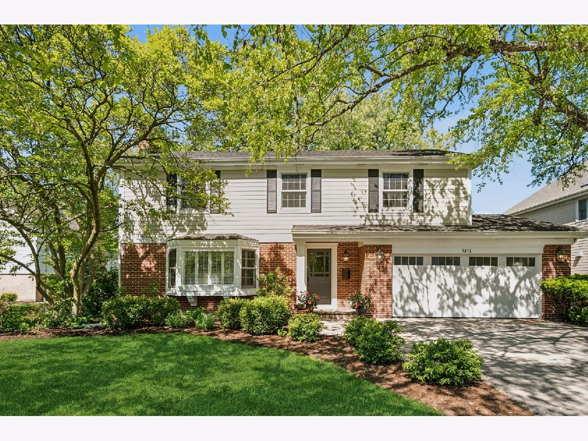 Homes Sold Canterbury Park Glenview Illinois, 1312 Canterbury