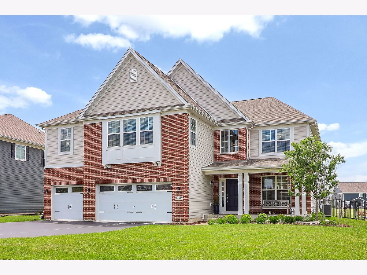 Homes Sold Kettering Estates Lemont Illinois, 13819 Amelia