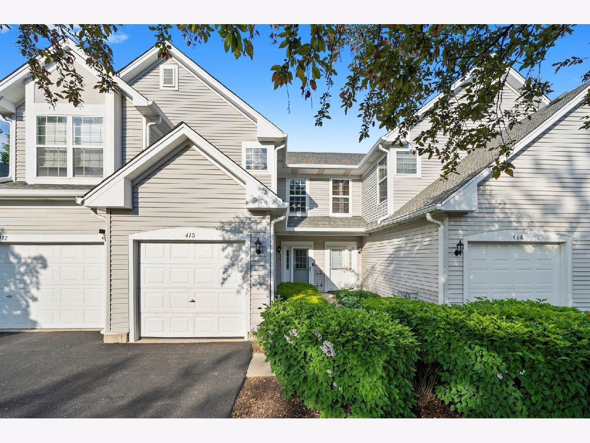 Townhomes Sold Kingsbrook Crossing Oswego Illinois, 410 Cobblestone