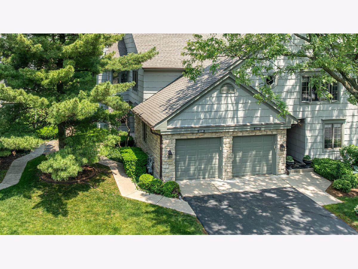 Townhomes & Condos & Homes Sold Woodlands Darien Illinois, 1140 Bristlecone