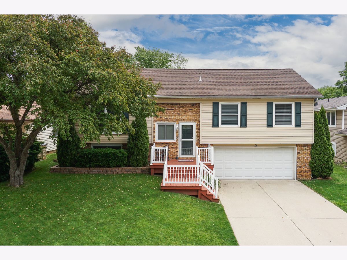 Homes & Condos & Townhomes Sold Oakwoods Bloomington Illinois, 18 Yew