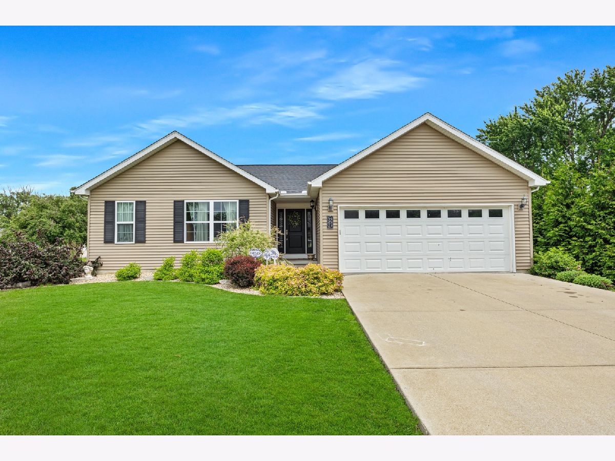  Sold Lexington Illinois, 131 Delane
