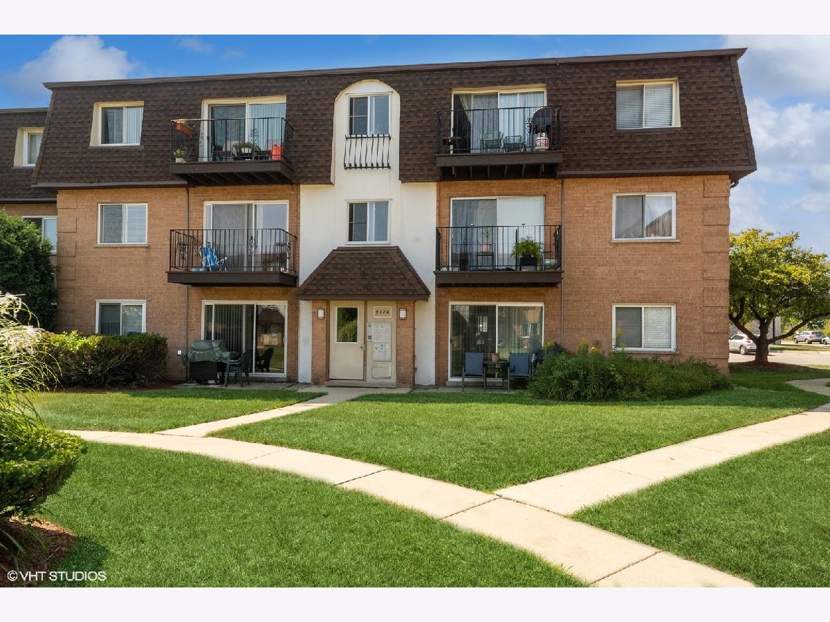  Rented Des Plaines Illinois, 9470 Bay Colony