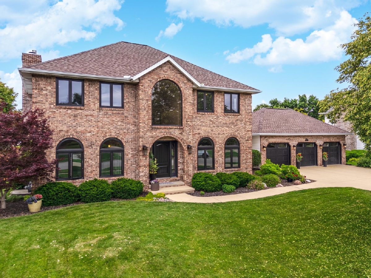 Homes & Condos & Townhomes Sold Hawthorne Hills Bloomington Illinois, 3016 Wisteria