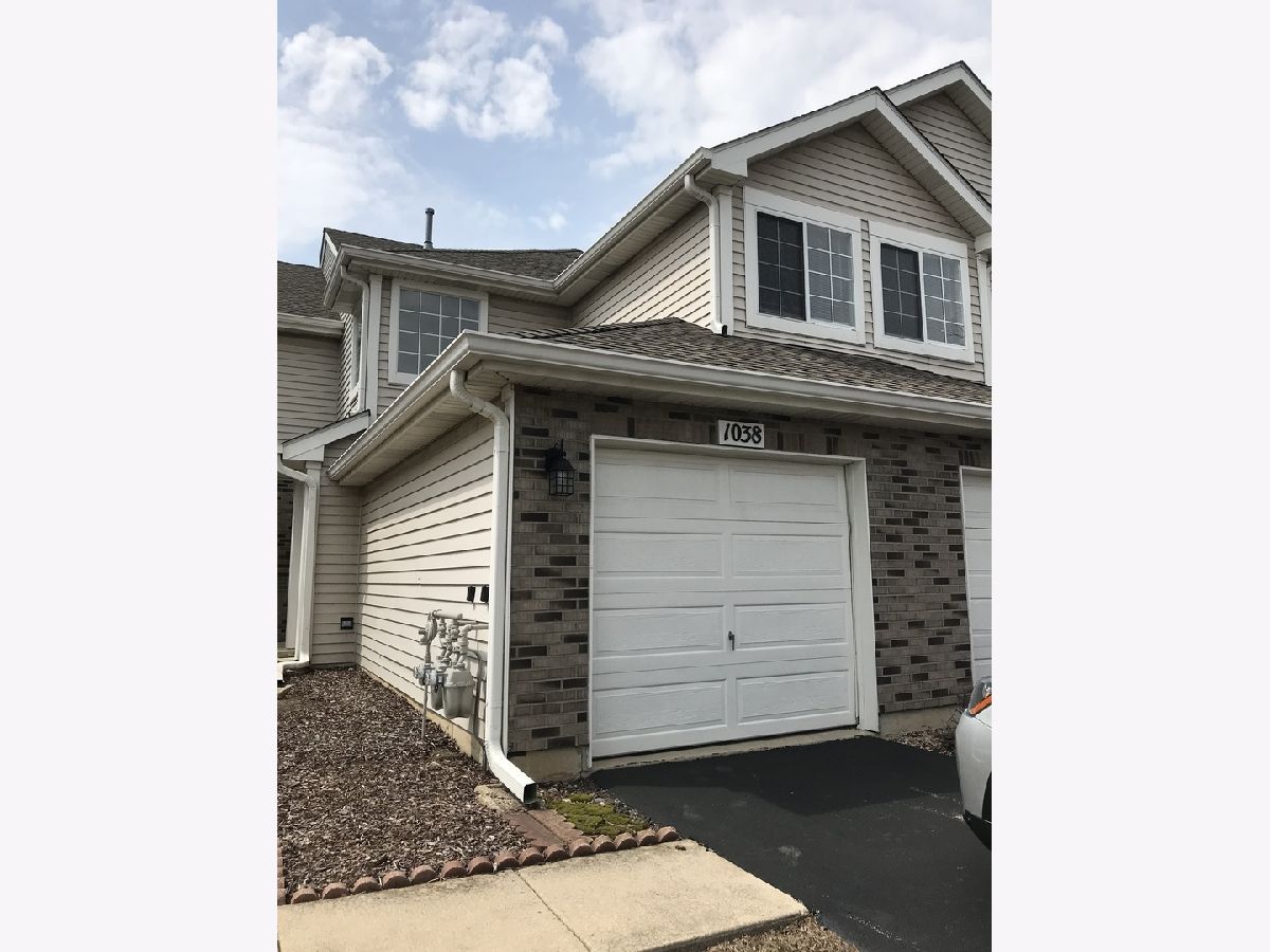  Rented Darien Illinois, 1038 Hinswood