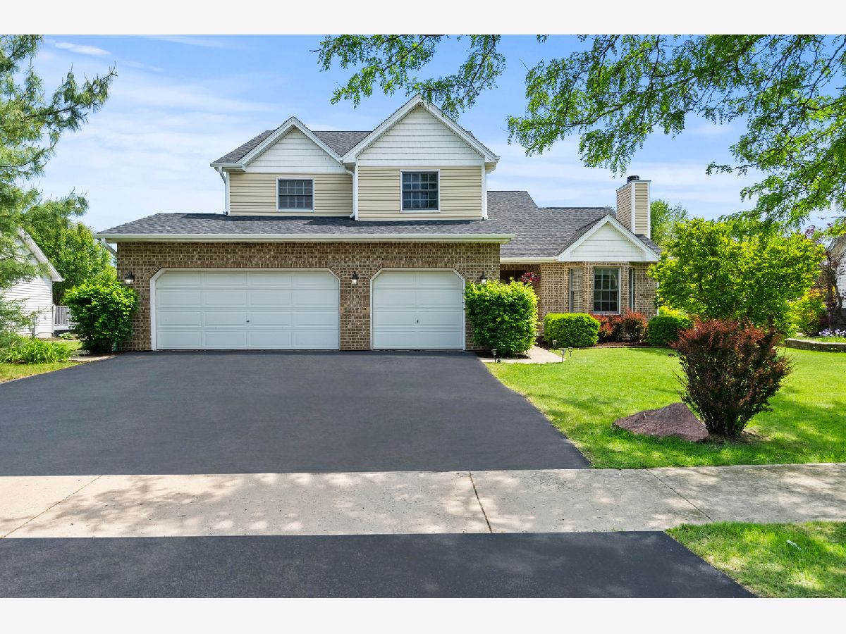 Homes & Condos & Townhomes Sold Fox Bend Shorewood Illinois, 304 Turnbridge