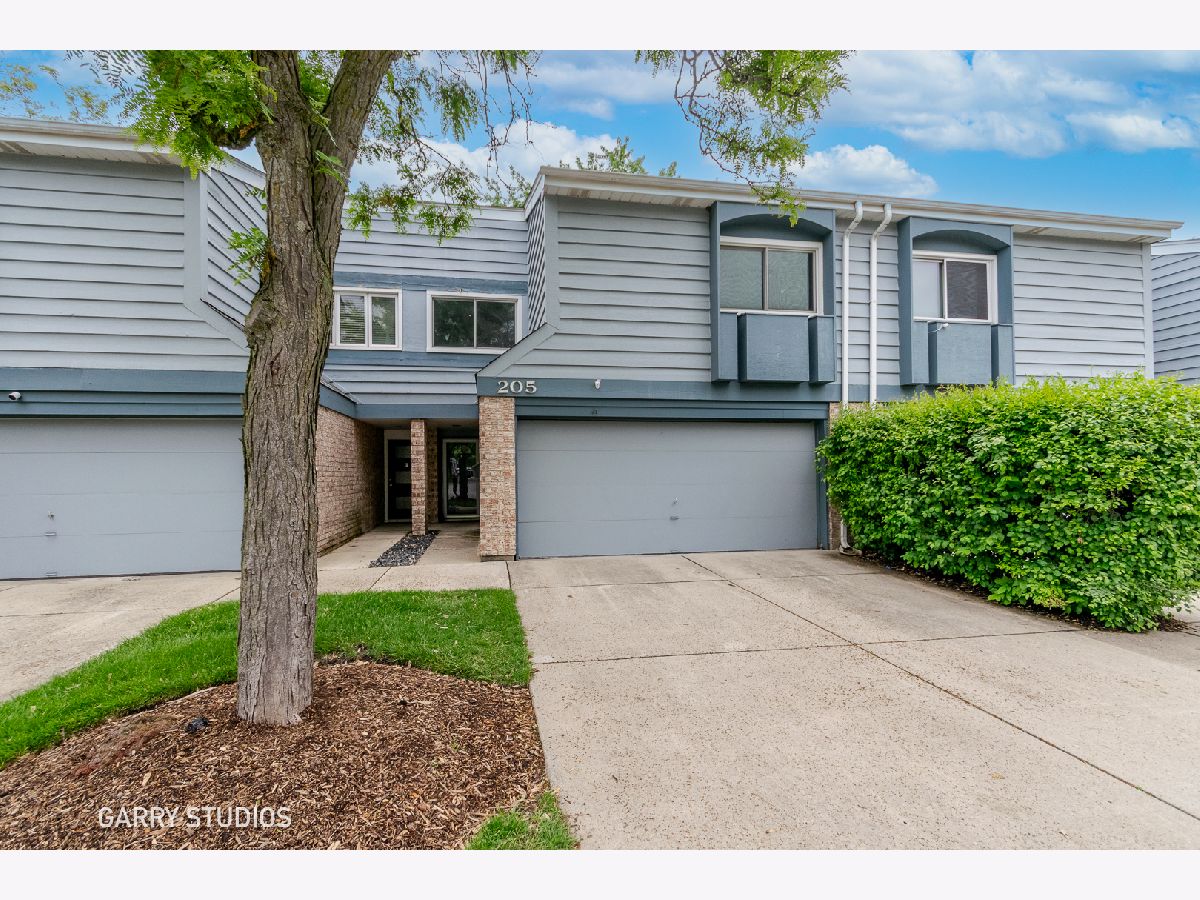 Townhomes & Condos & Homes Sold Westlake Bloomingdale Illinois, 205 Lakeshore