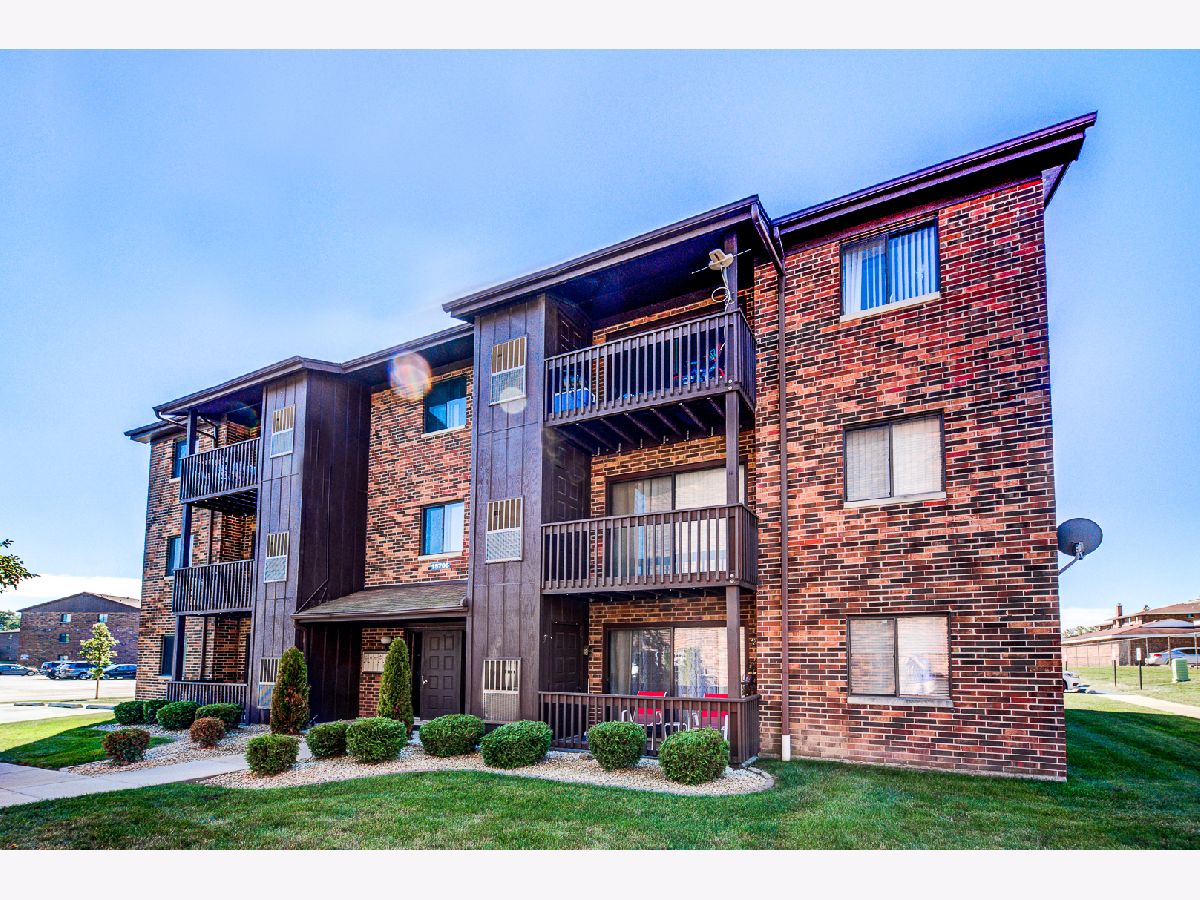  Rented Oak Forest Illinois, 15706 Peggy