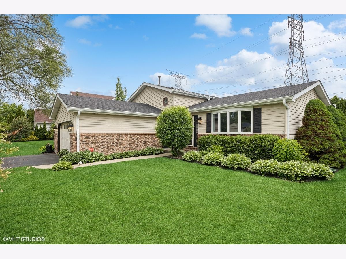 Homes Sold Lochwood Acres Crystal Lake Illinois, 269 Cascade