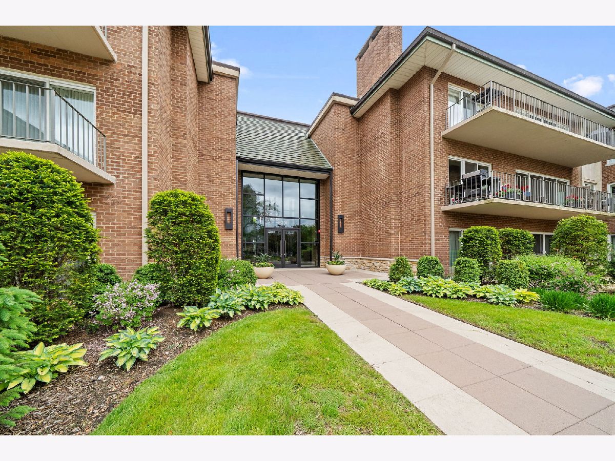 Condominiums Sold Oak Brook Club Oak Brook Illinois, 6 Oak Brook Club