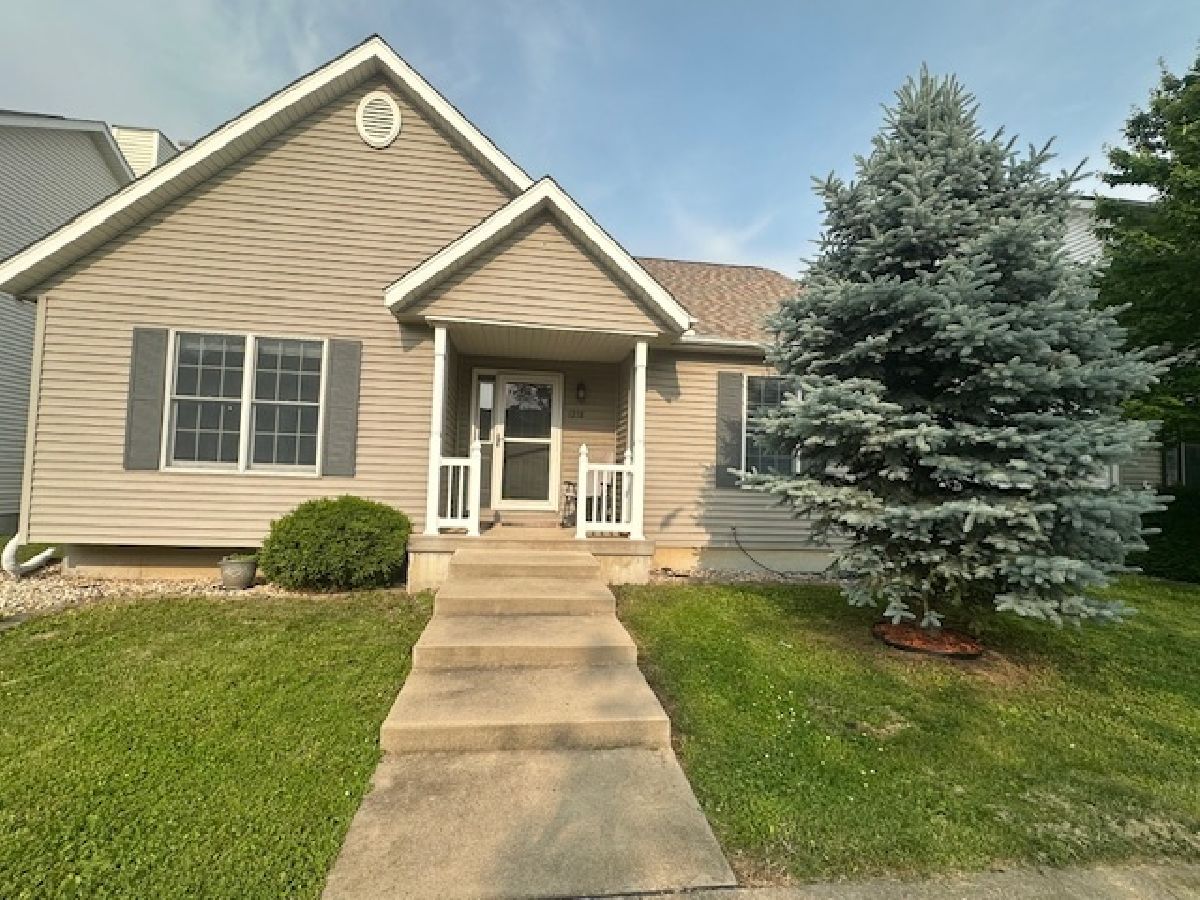 Homes & Condos & Townhomes Sold Savannah Green Normal Illinois, 1316 Ogelthorpe