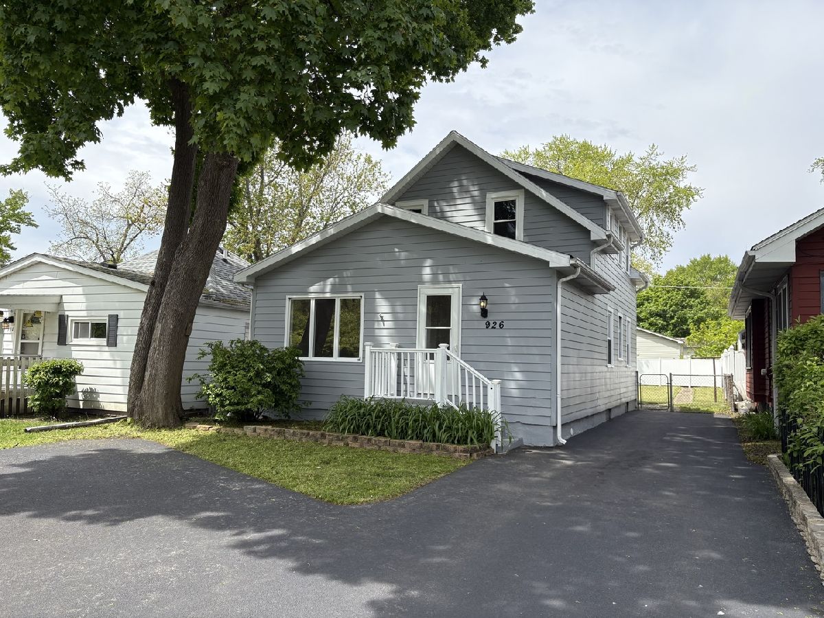 Homes For Sale Kelloggs Winthrop Harbor Illinois, 926 Park Avenue