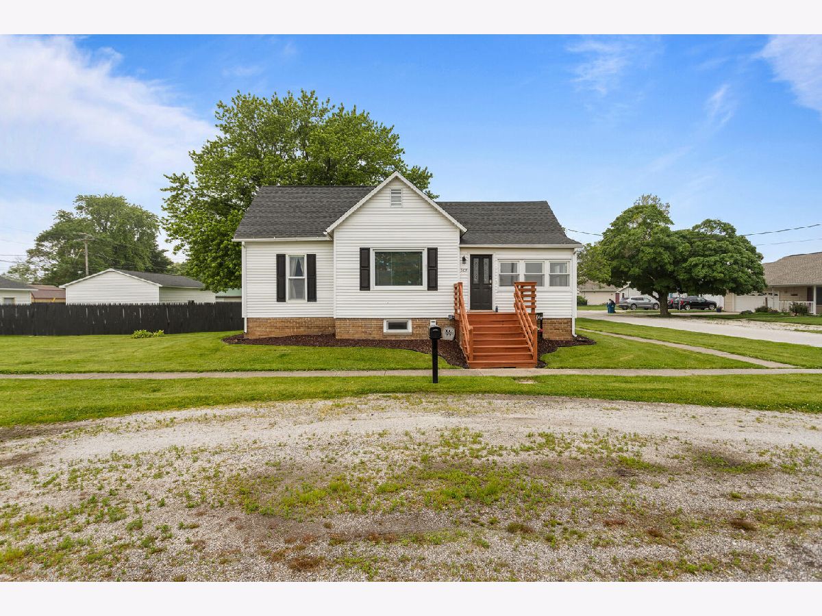  Sold Ogden Illinois, 207 East