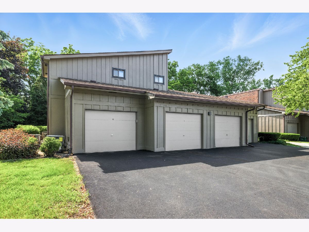 Condos & Townhomes & Homes Sold Emerald Green Warrenville Illinois, 2S404 Emerald Green