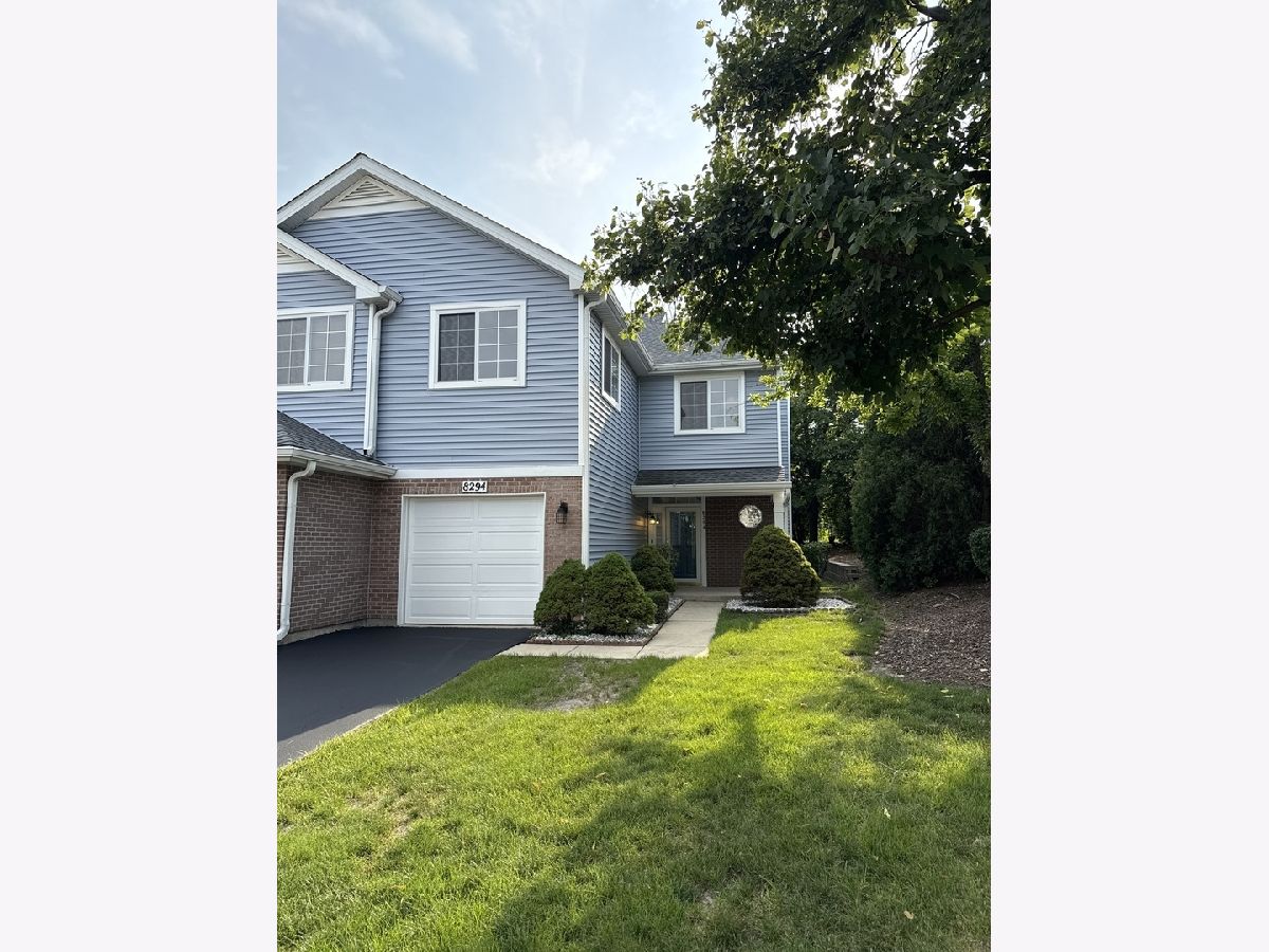 Townhomes & Condos Sold Reflections Darien Illinois, 8294 Sweetwater