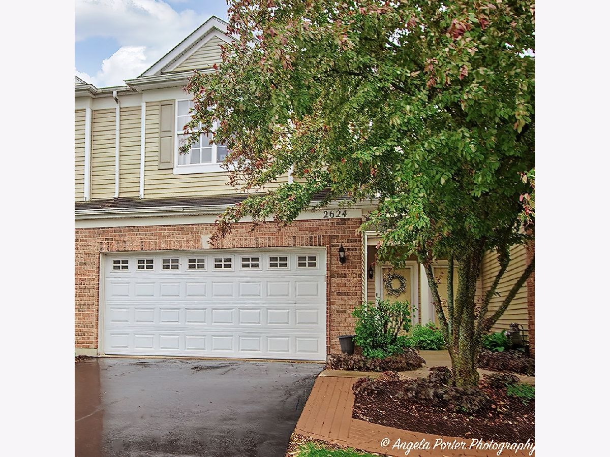Townhomes & Homes Sold Evergreen Park Mchenry Illinois, 2624 Evergreen