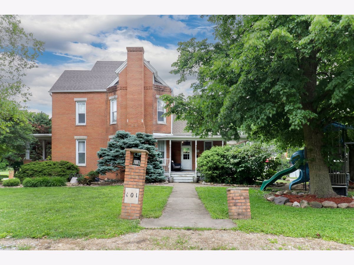  For Sale Lexington Illinois, 101 Oak Street