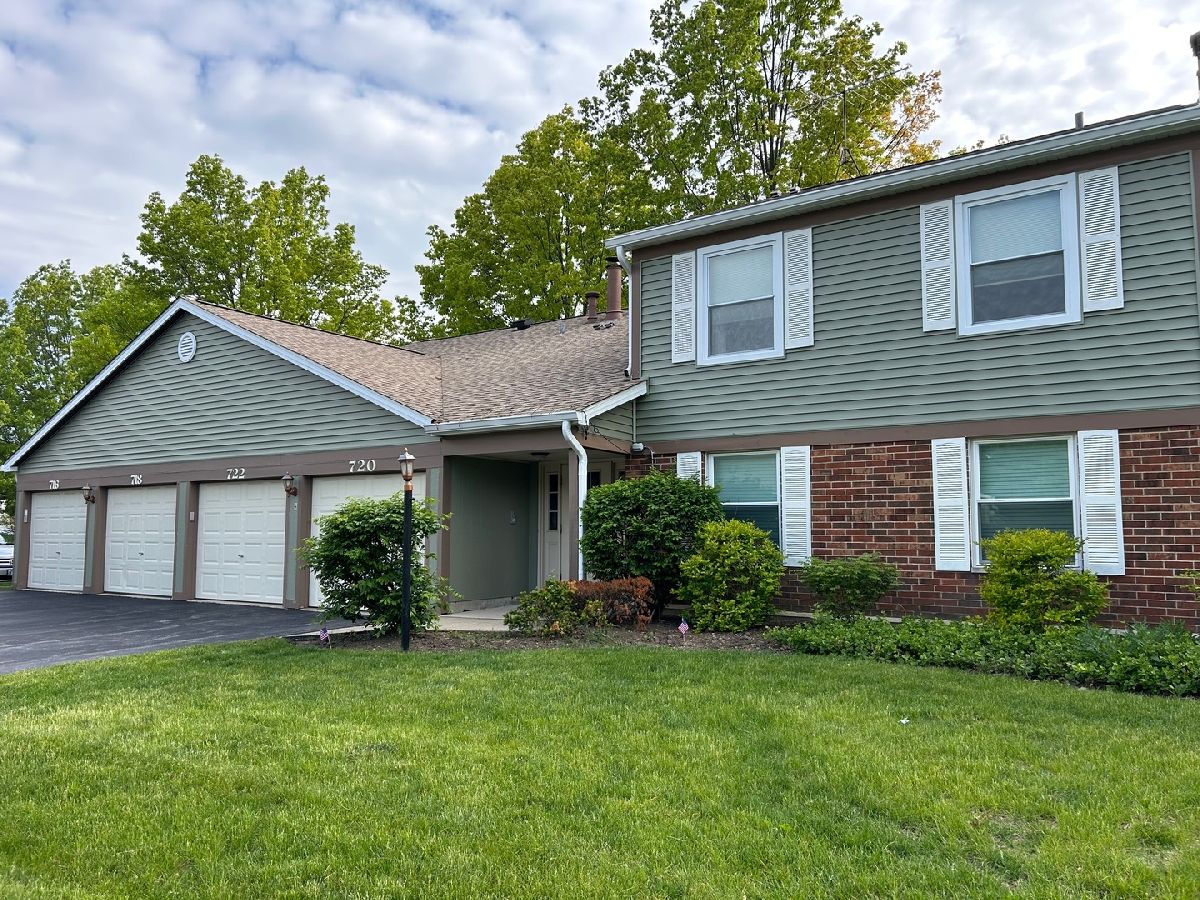 Condominiums Rented Deer Run Palatine Illinois, 716 Deer Run